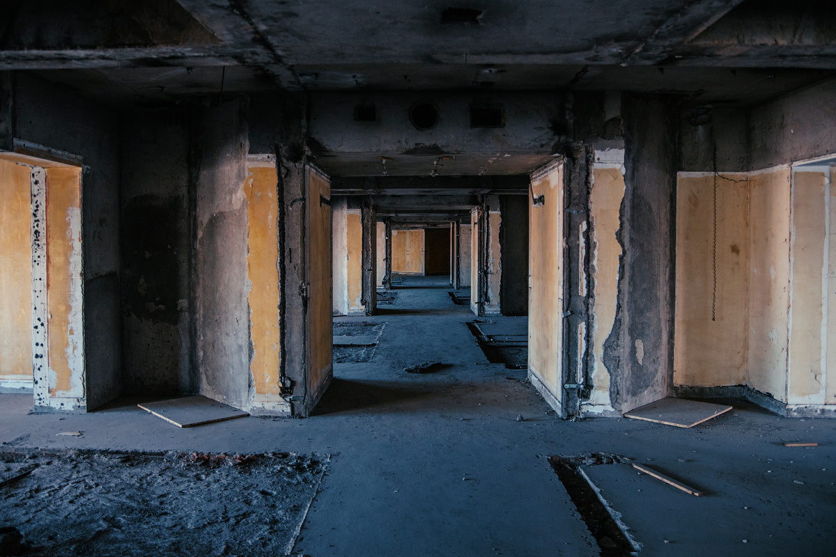 已经没有客房的一家废弃饭店