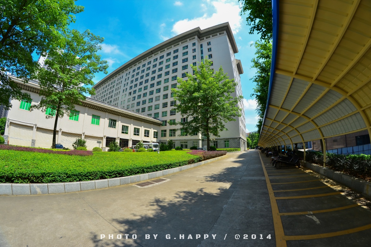 梧州市政广场(网盘文件整理中,顺便分享过去拍的照片,望大家喜欢.