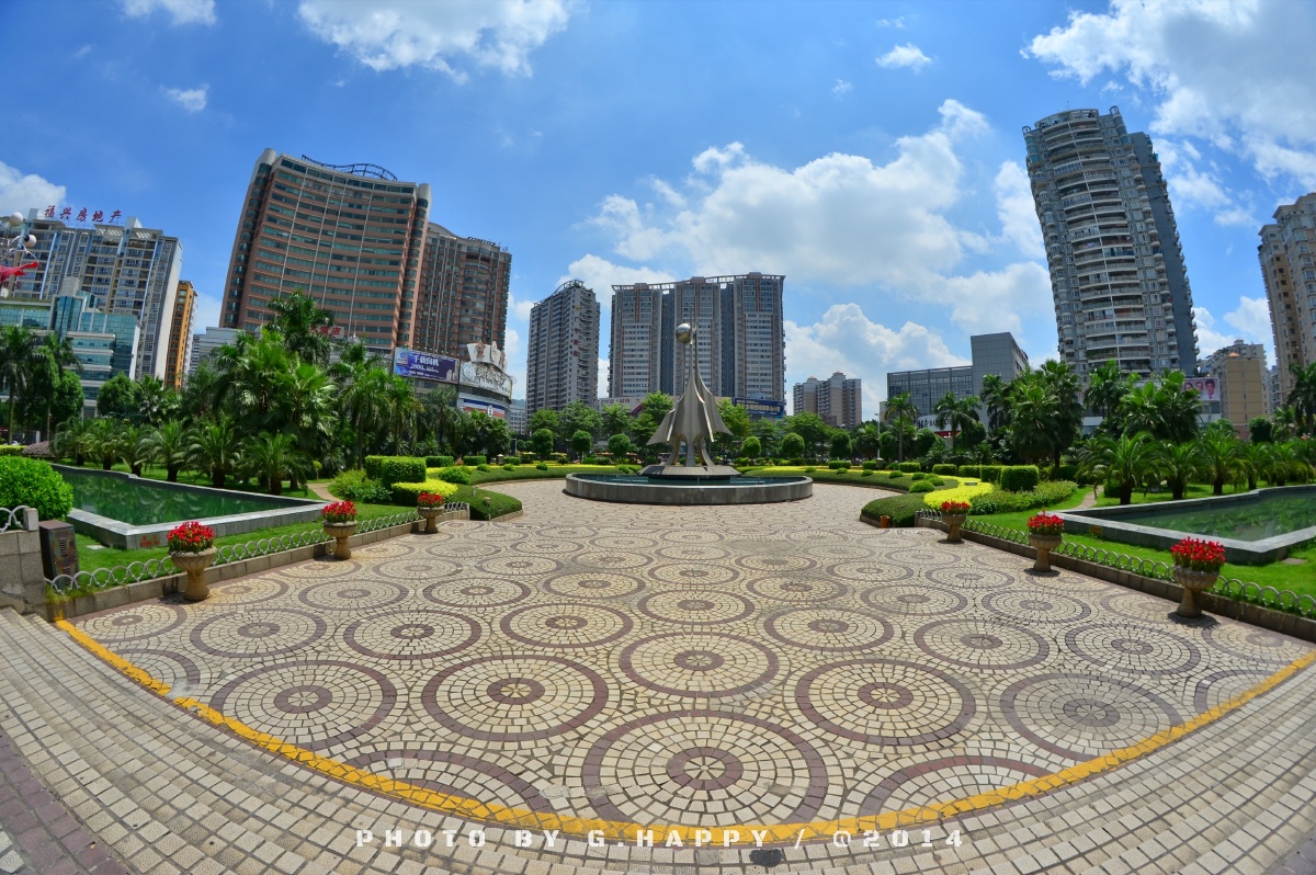 梧州市政广场(网盘文件整理中,顺便分享过去拍的照片,望大家喜欢.