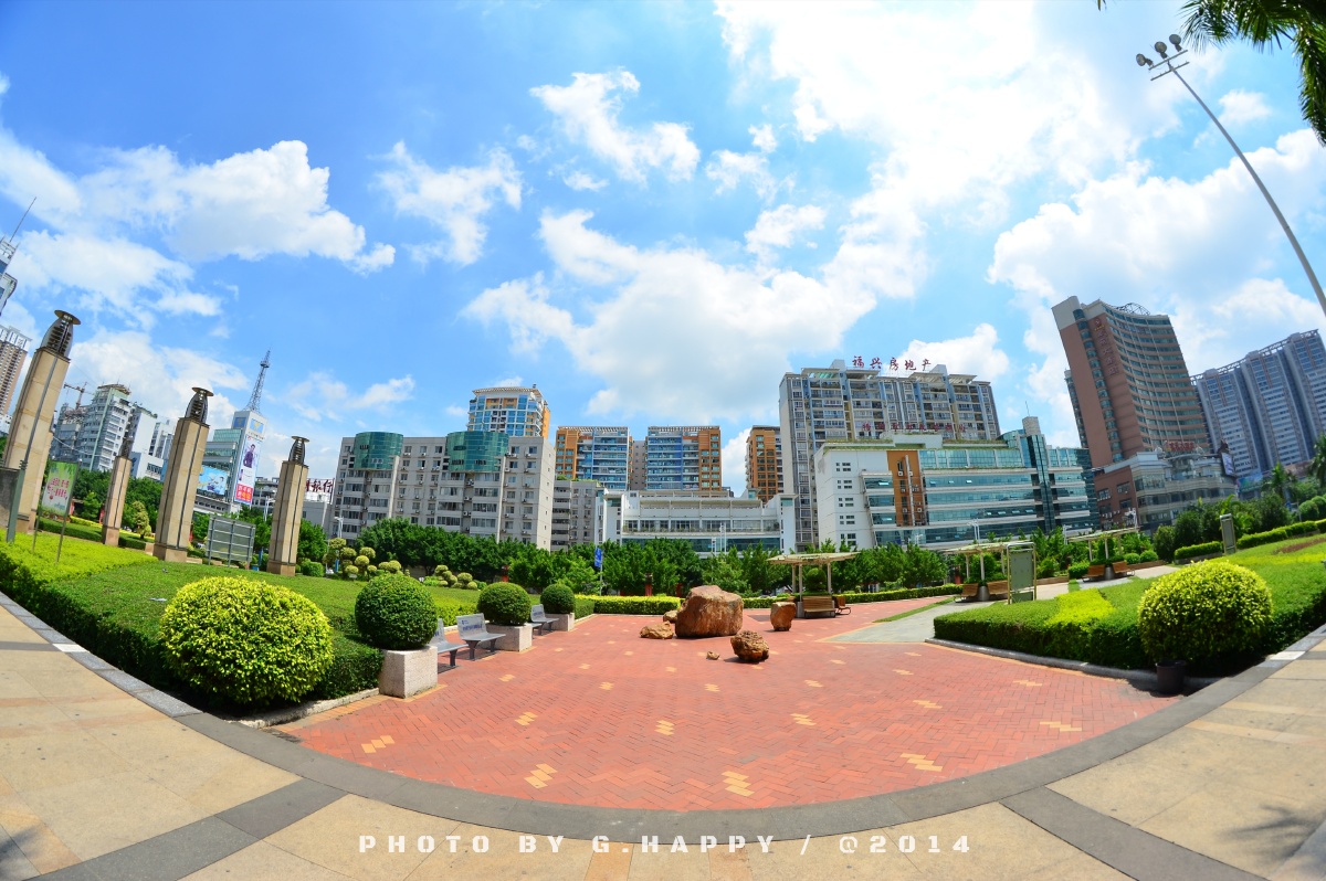 梧州市政广场(网盘文件整理中,顺便分享过去拍的照片,望大家喜欢.