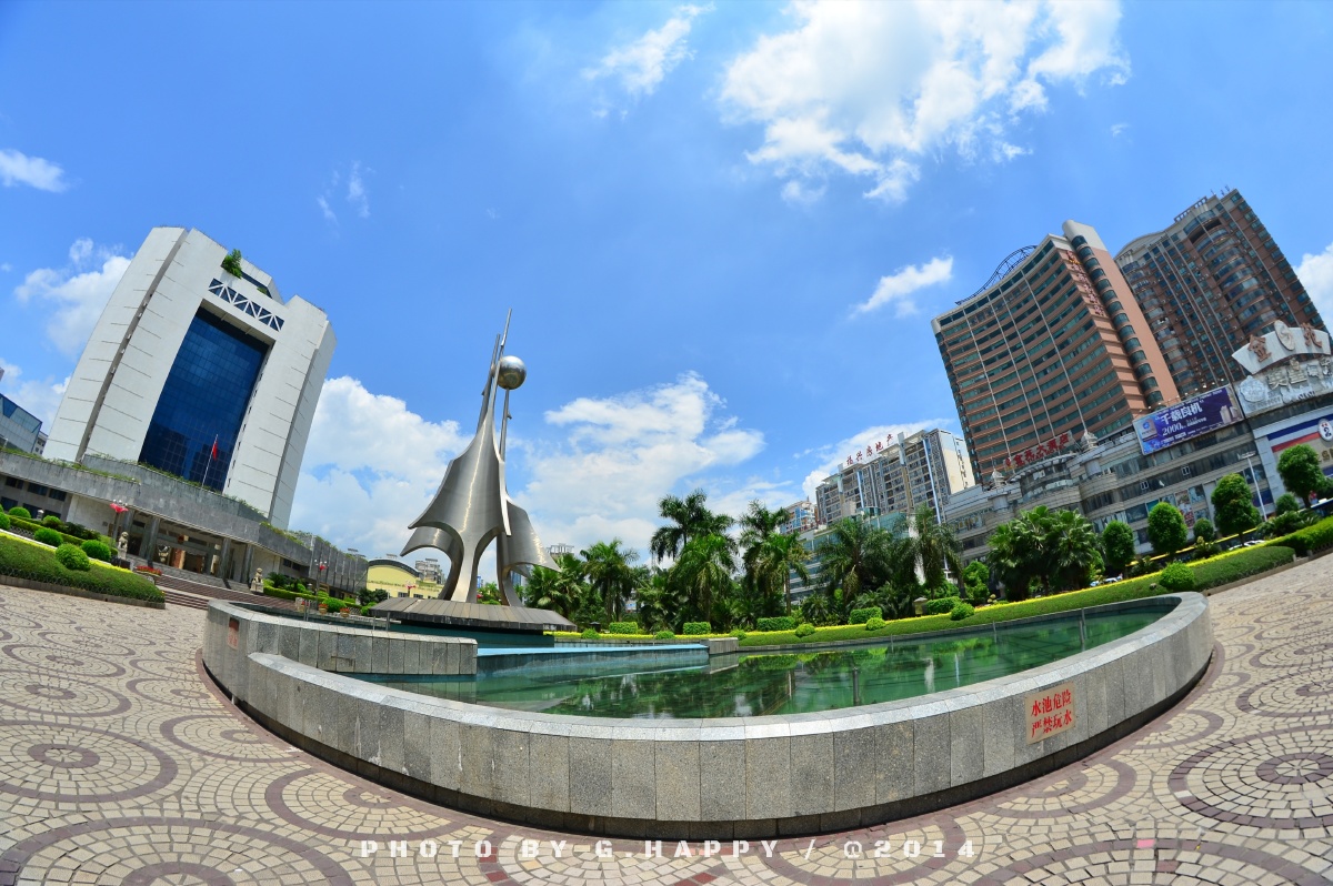 梧州市政广场(网盘文件整理中,顺便分享过去拍的照片,望大家喜欢.
