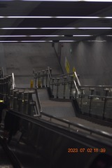 39004