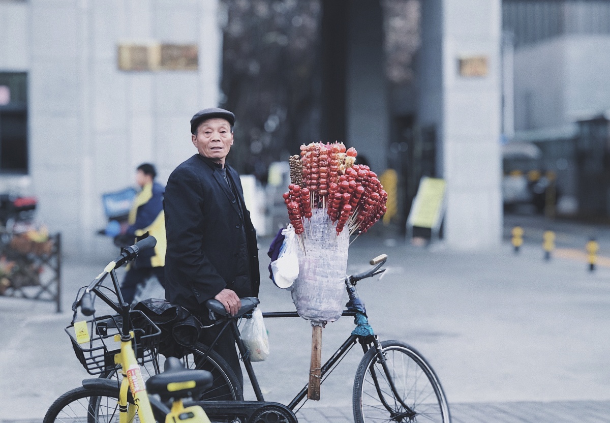 卖糖葫芦的爷爷 - 耳宇 - 图虫网 - 优质摄影师交流社区