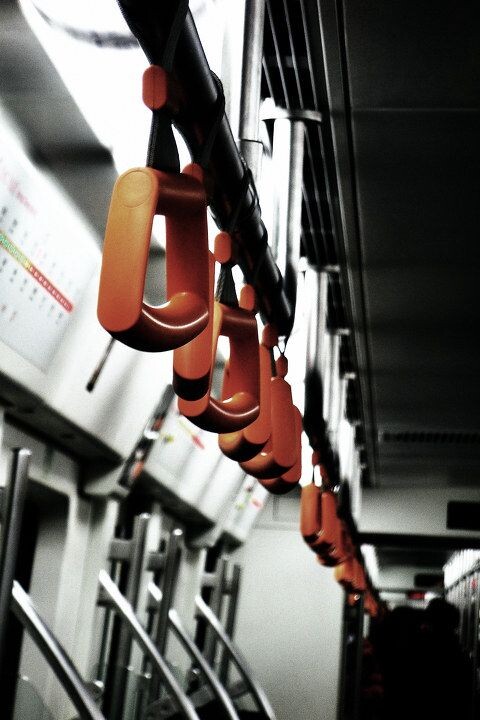 间接牵手<br />
