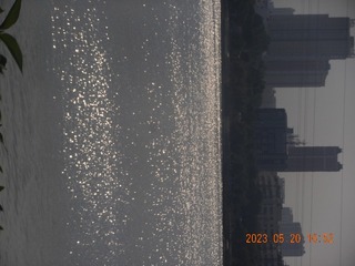 386175