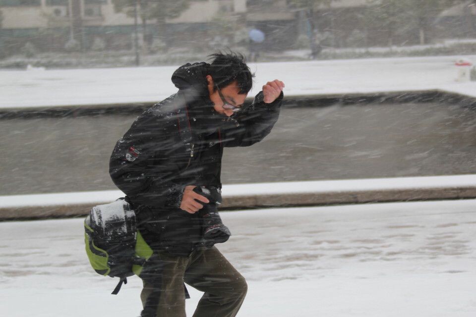 大雪纷飞<br />

