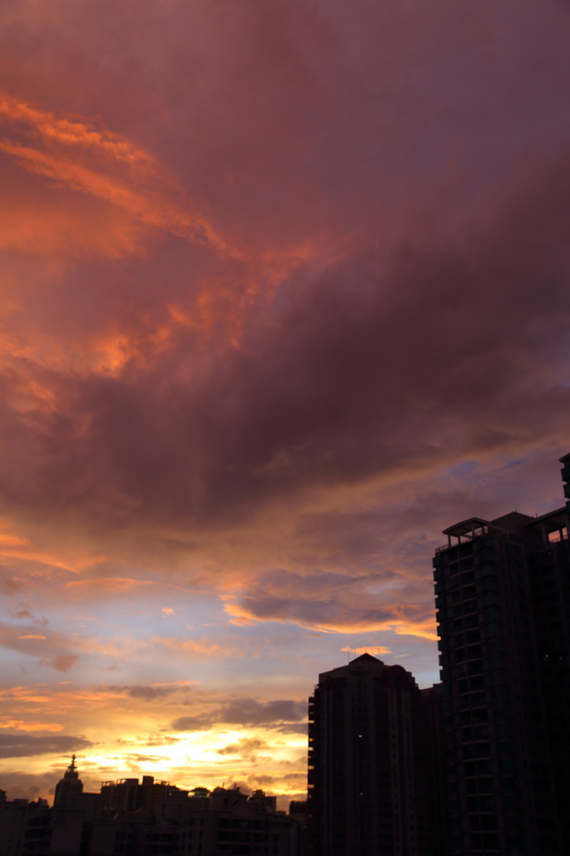 台风将近,多云的黄昏云起云涌