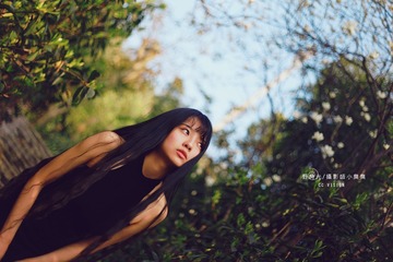 谁比春光明媚