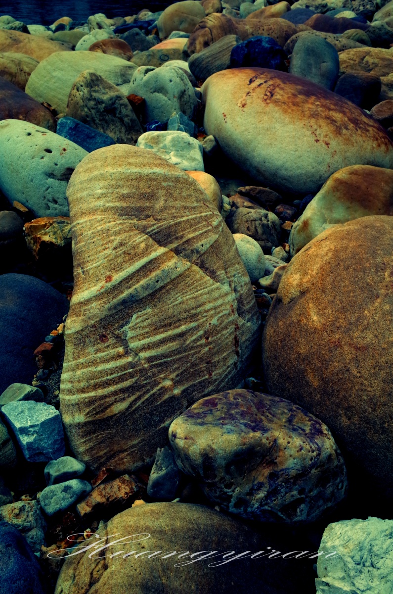 石头记精美的石头会唱歌