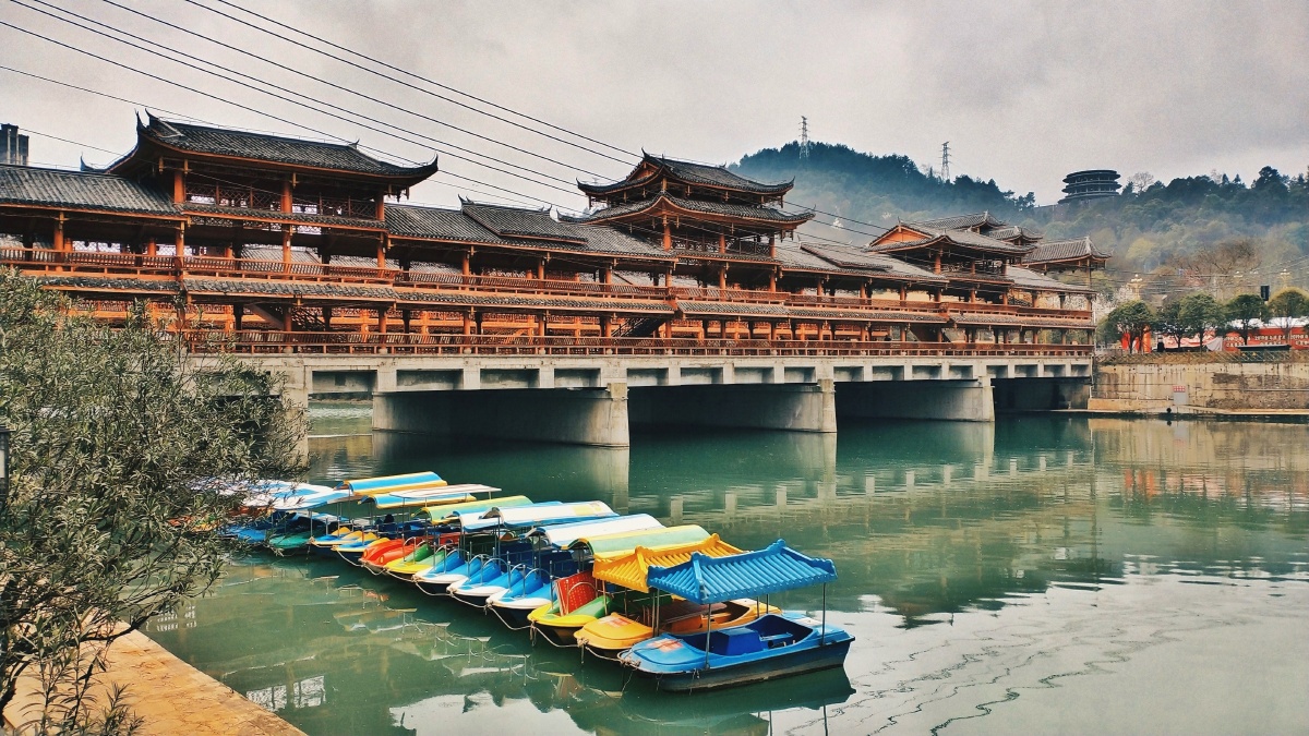 电影无名之辈取景网红桥打卡都匀西山大桥