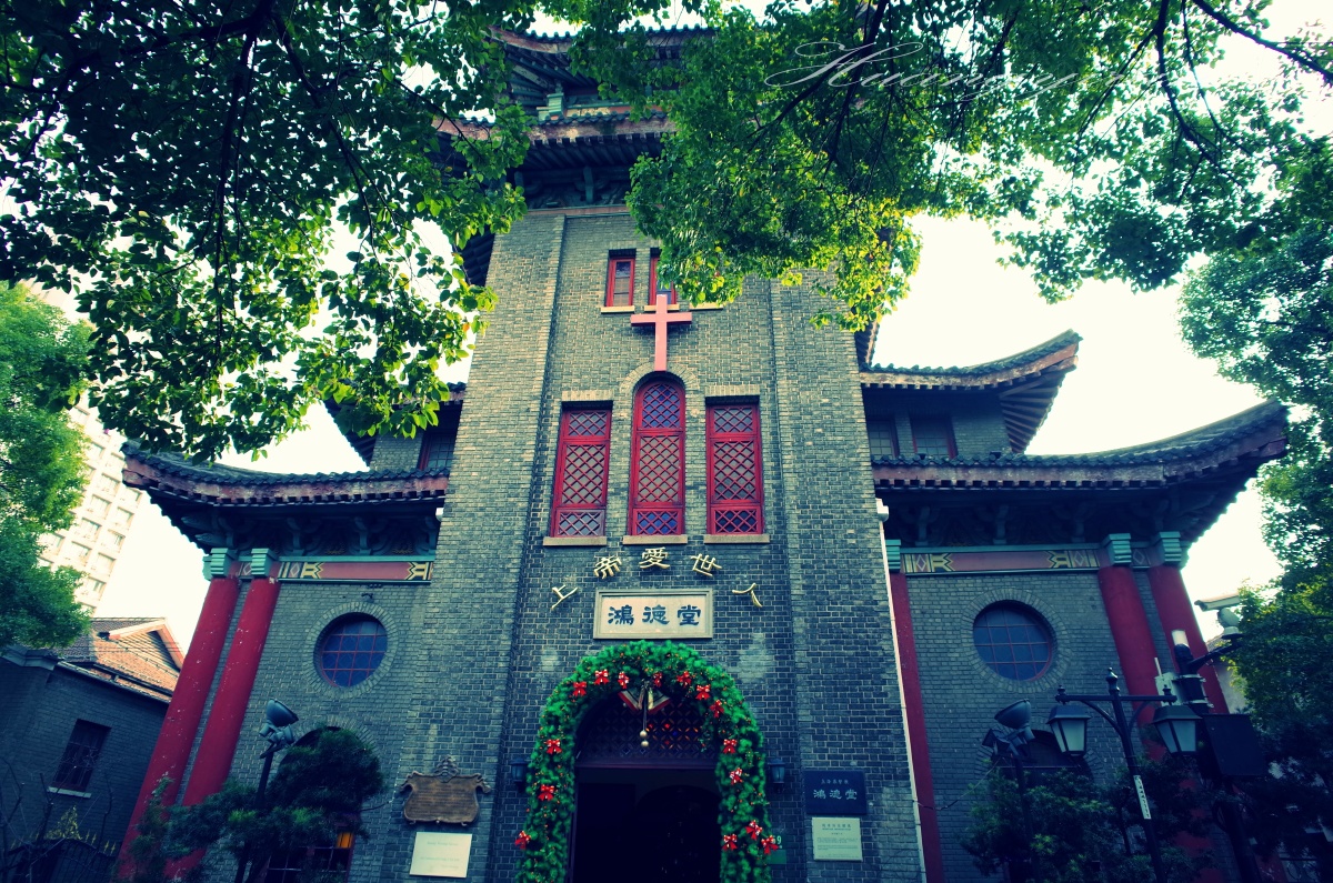 西式教堂建筑看多了,来看看上海多伦路上的这所中西合璧的教堂