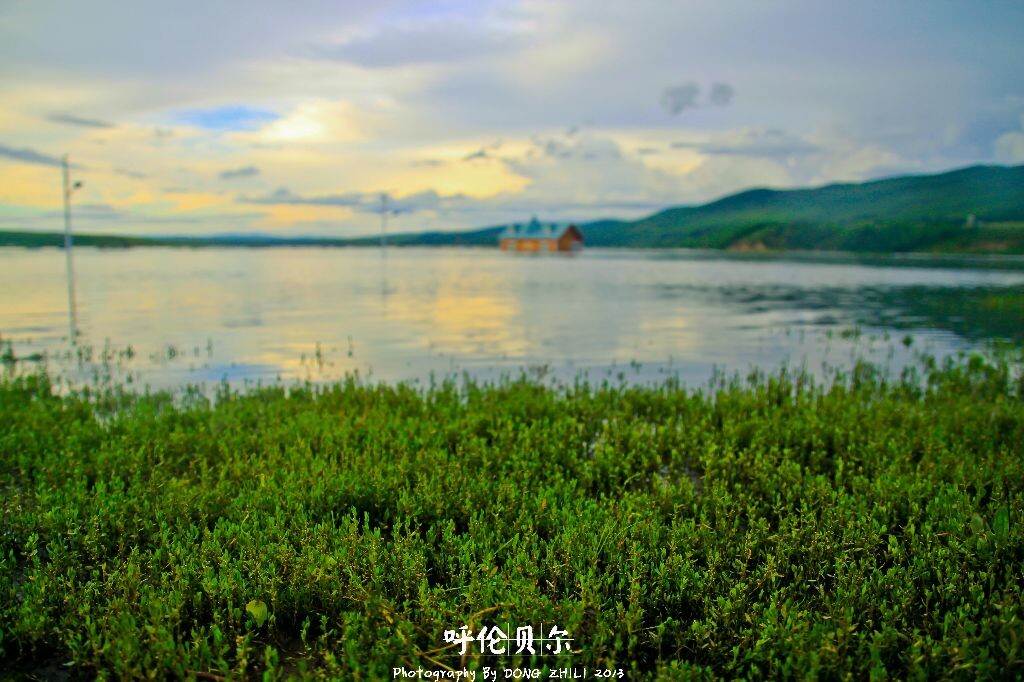 额尔古纳河上的房屋<br />

