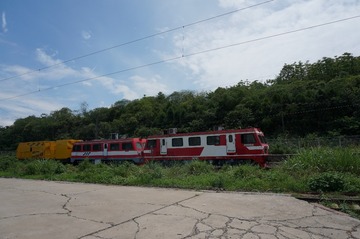 308458