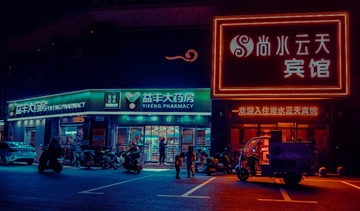 156043