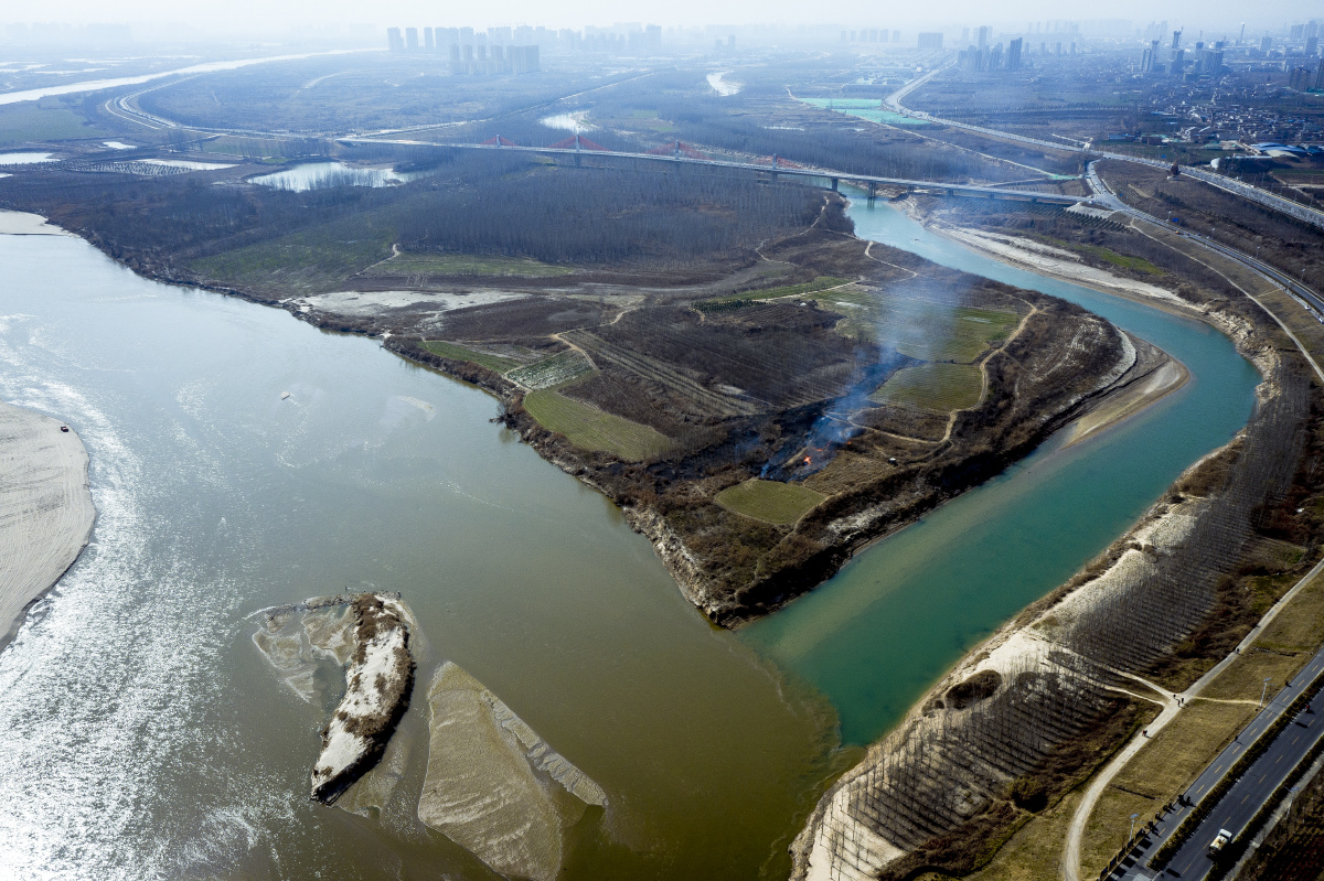 泾渭分明渭河是黄河的最大支流泾河又是渭河的最大支流泾河和渭河在