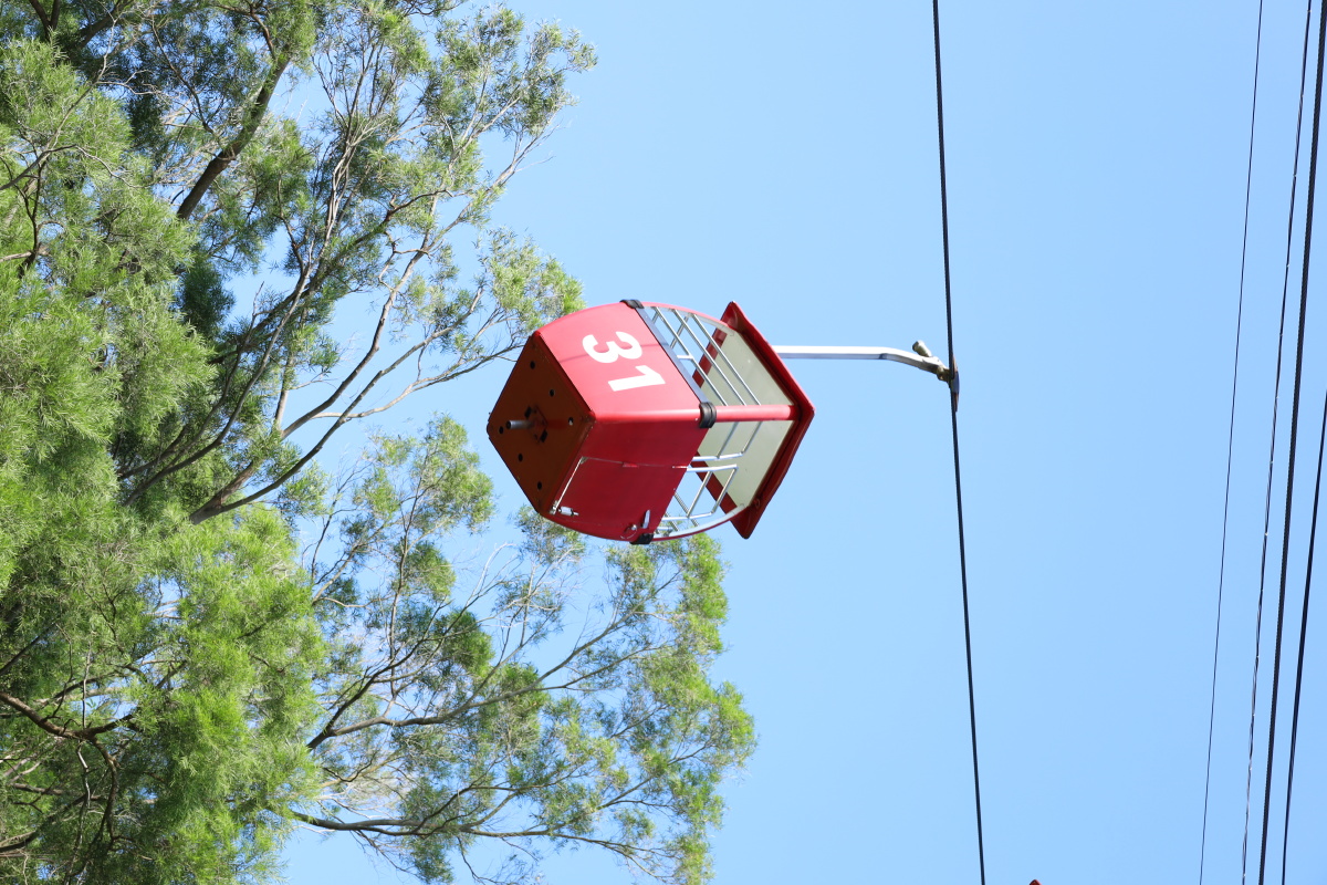 红色缆车 - 光的协奏曲 - 图虫