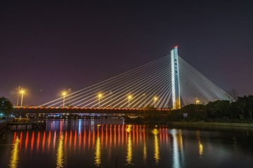 742621