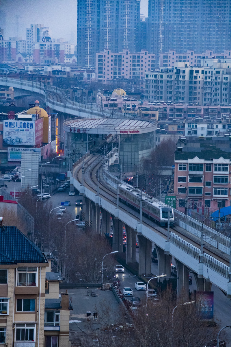 行驶在地面上的地铁