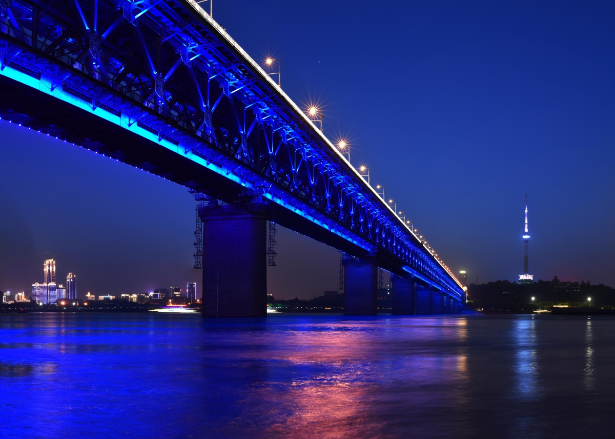 武汉长江大桥和电视塔 - 摄影的洋子 - 图虫