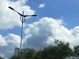 563260