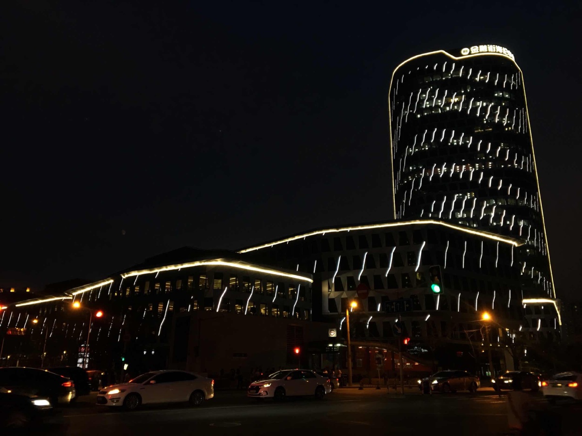 夜幕下的写字楼