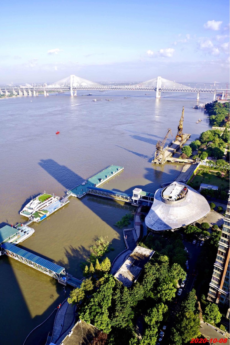 200字导游词介绍钱塘江大潮,中国浙江省钱塘江最终注入东海