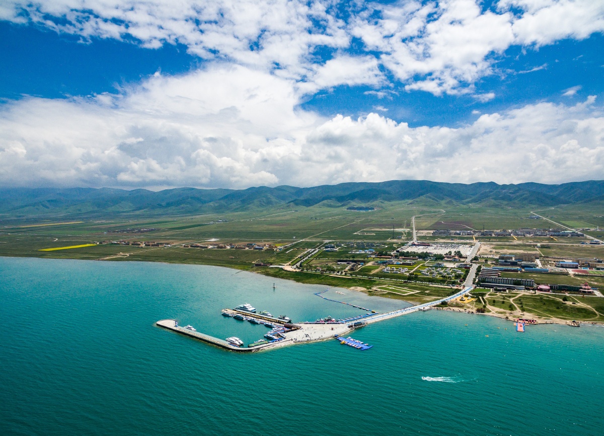 鸟瞰青海湖