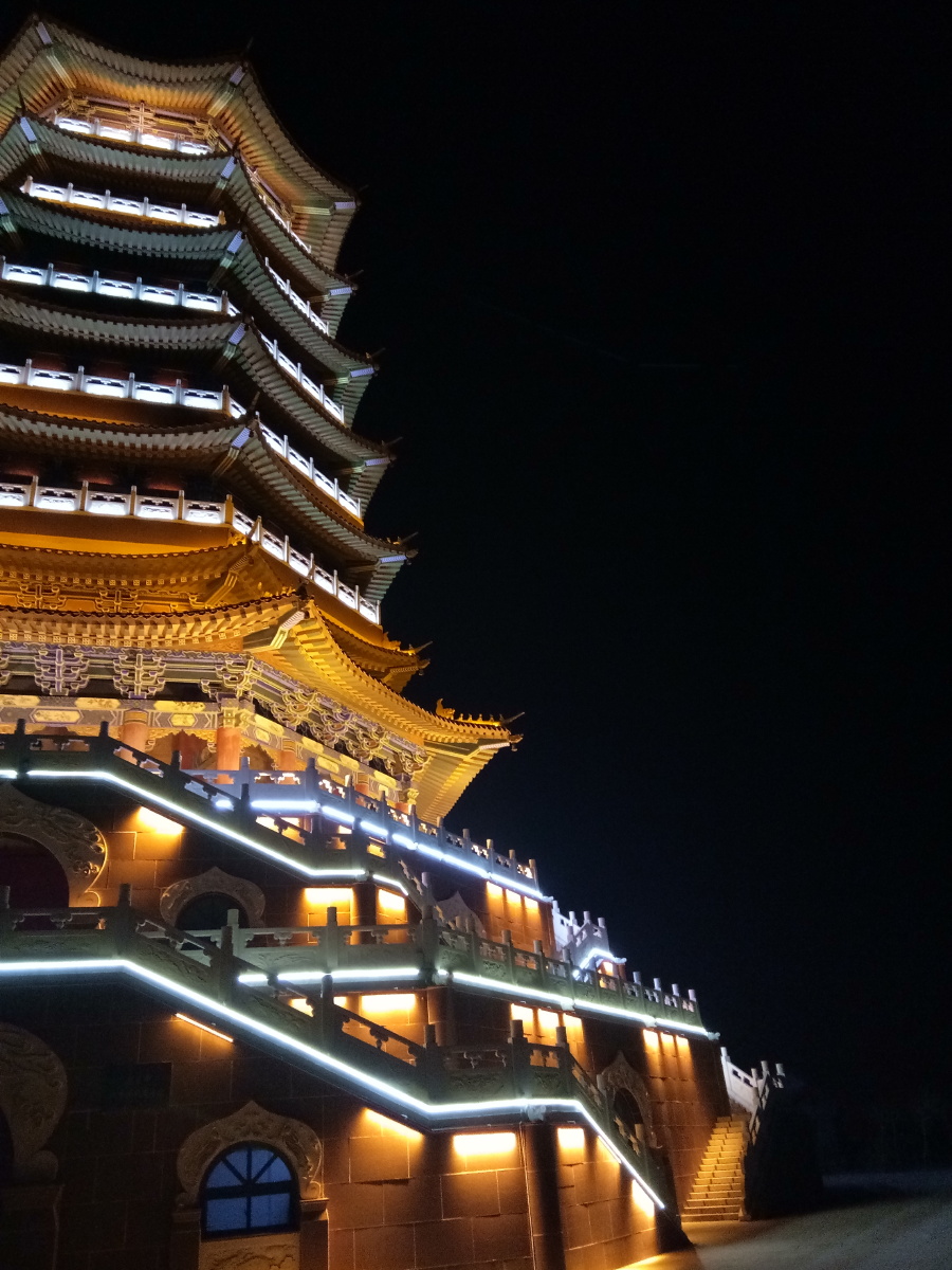 固原古雁塔不管在那个角度拍摄都是那么不逊色