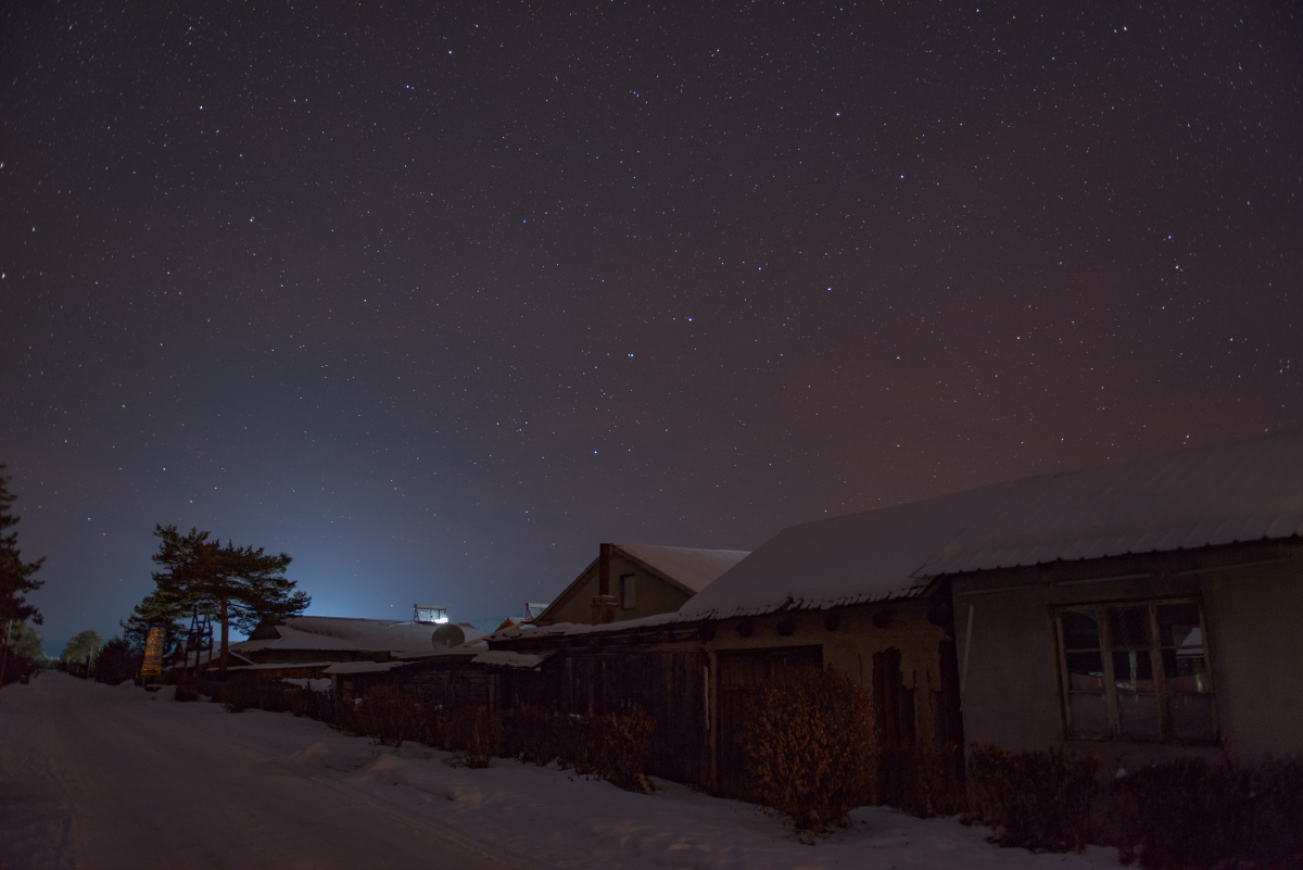 黑龙江漠河北极村的星空冬天