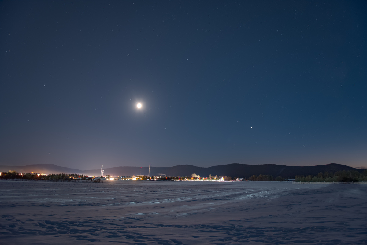 黑龙江漠河北极村的星空冬天