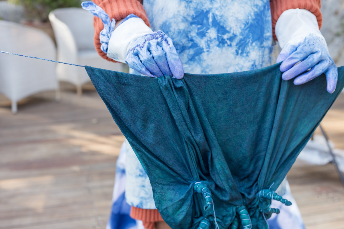 手工蓝染染布制作