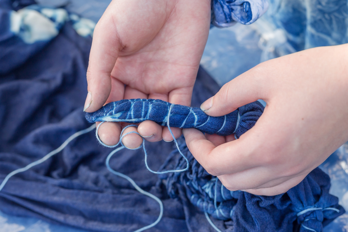 手工蓝染染布制作