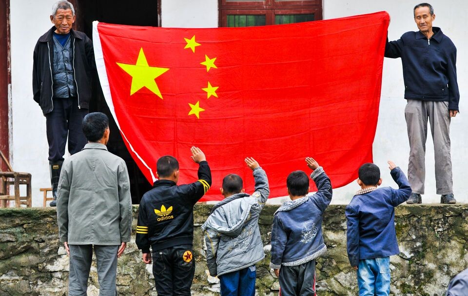 升旗<br />
藏河小学的升旗仪式,简单却不失庄严。