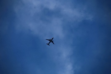690977