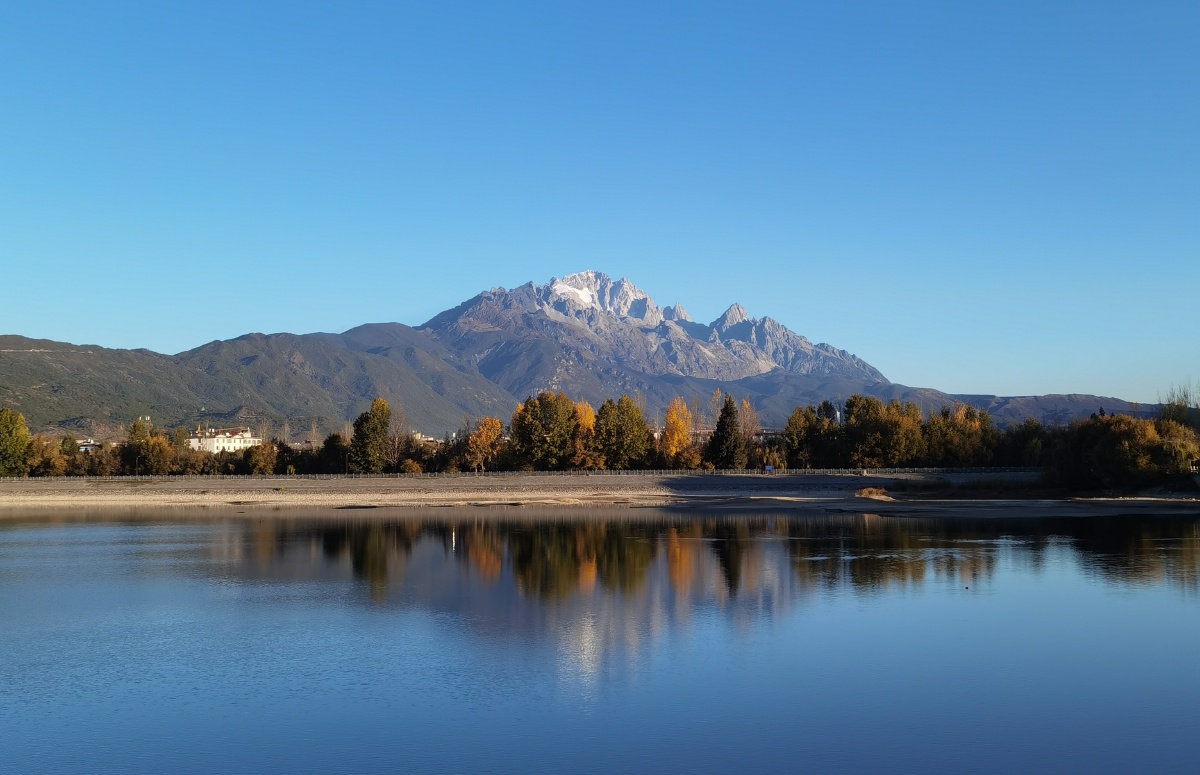 丽江玉龙雪山秋日美景