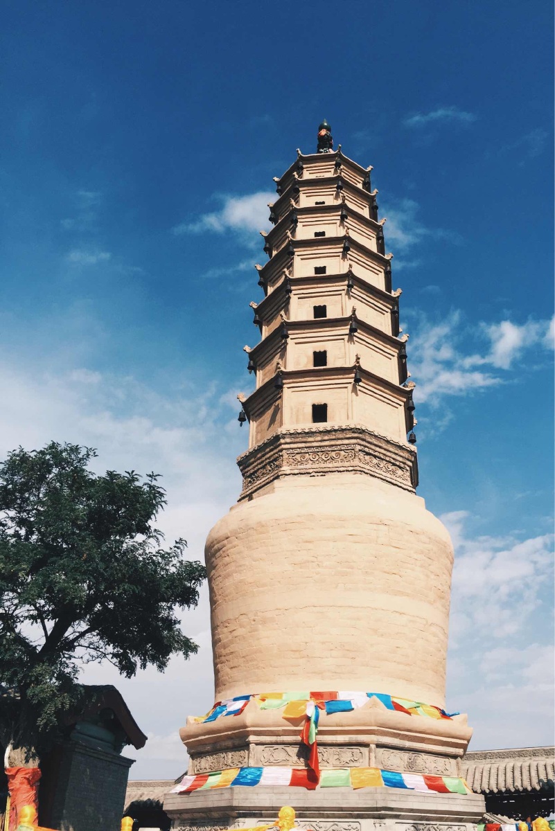白塔山的白塔