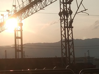 932916