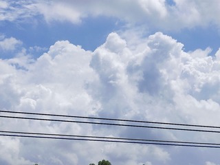 527436