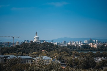 122061