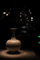 300900