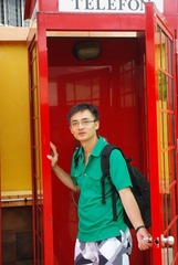 21到达亚庀市区的上岸，岸边的电话亭.jpg