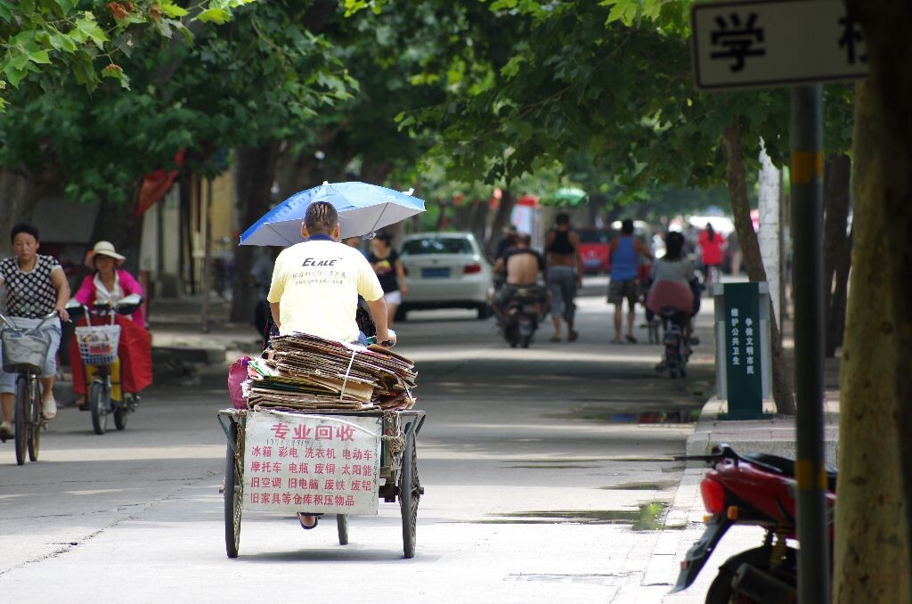 收废品的大叔<br />
