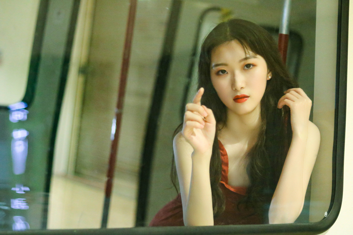 今日红 - 吴天天与刘甜甜 - 图虫