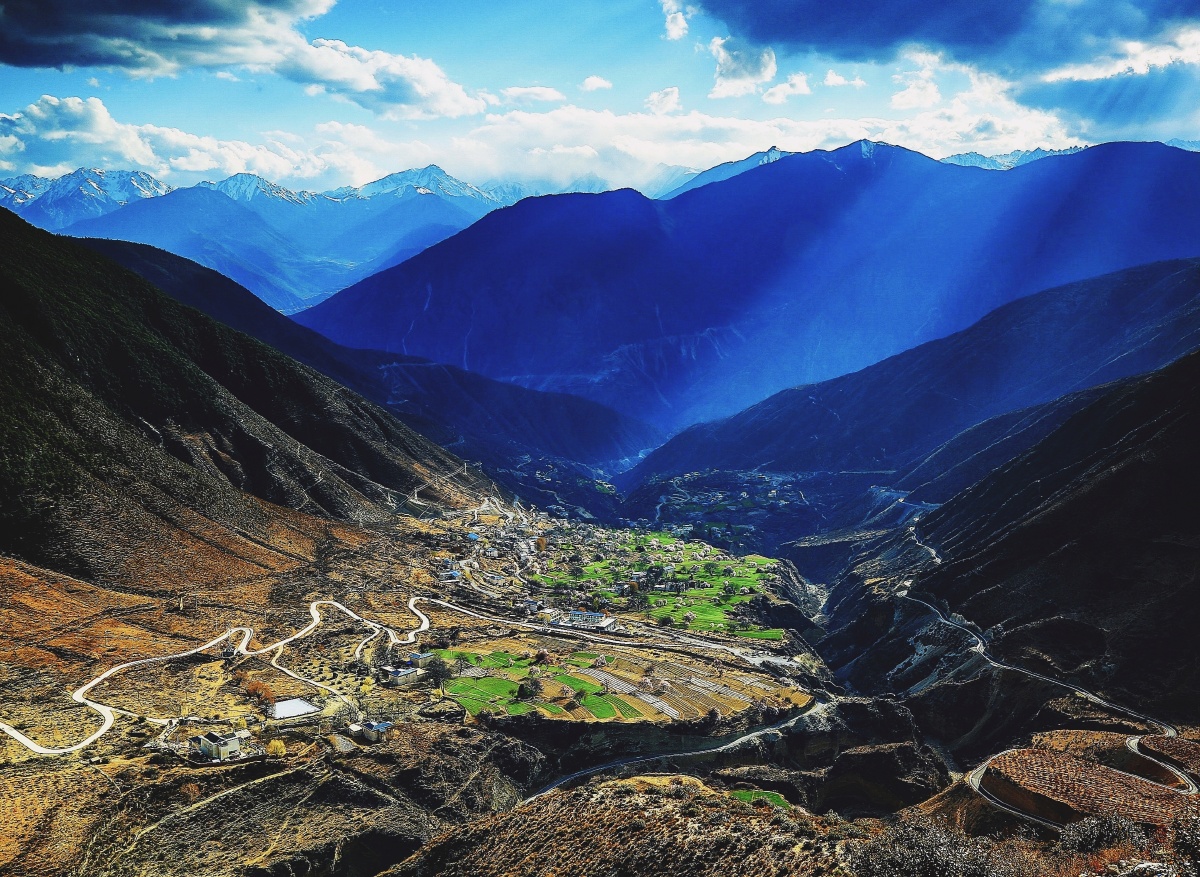 山中田园得荣县日语镇日龙乡