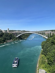 04295200-6074-4506-9FA9-26F22A553AC8/L0/001