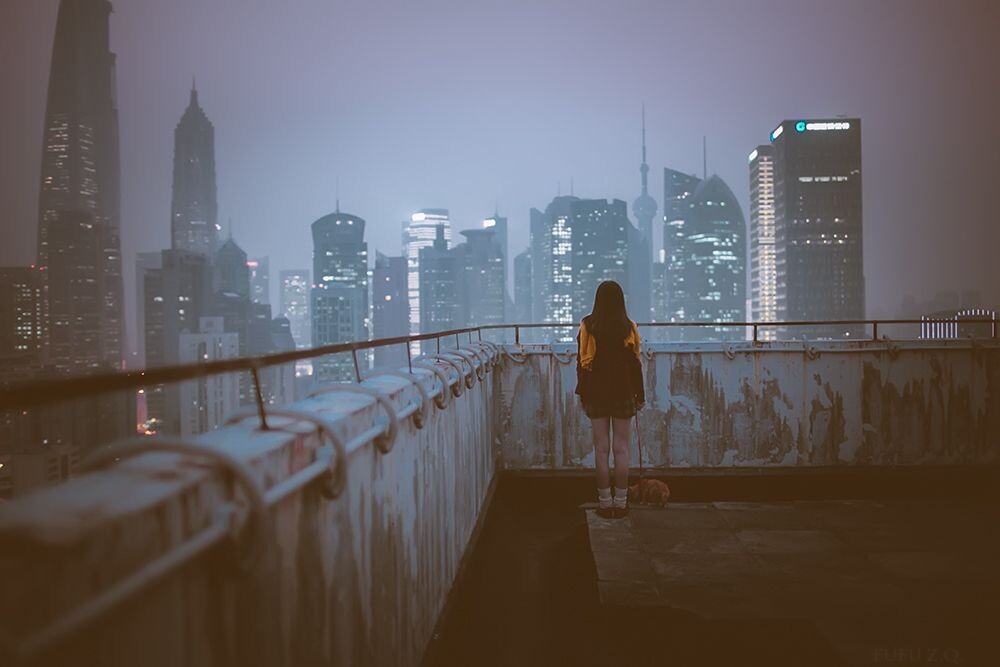等一座城亮灯，比等一个人出现容易。