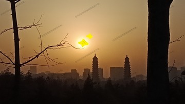 105125