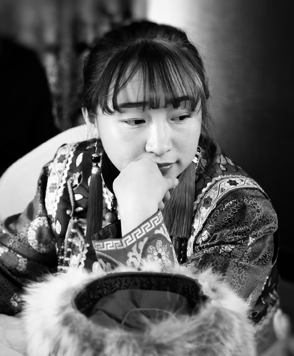 裕固族少女肃南裕固族