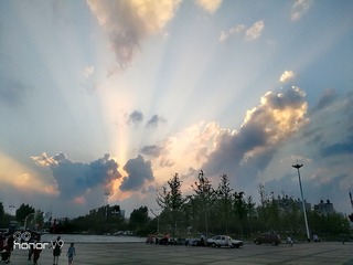 157028