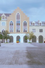 18774